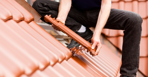 How home emergency insurance can help with roof damage